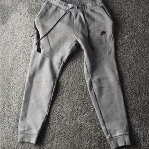 Nike tech fleece pants